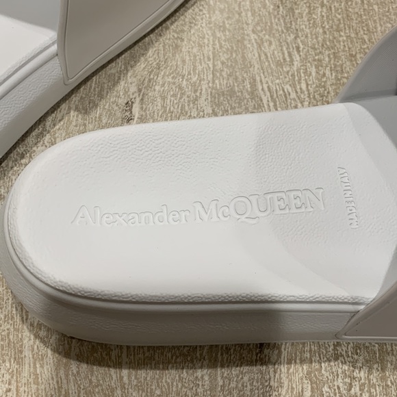 Alexander McQueen Men Pool Slides - Picture 9 of 10